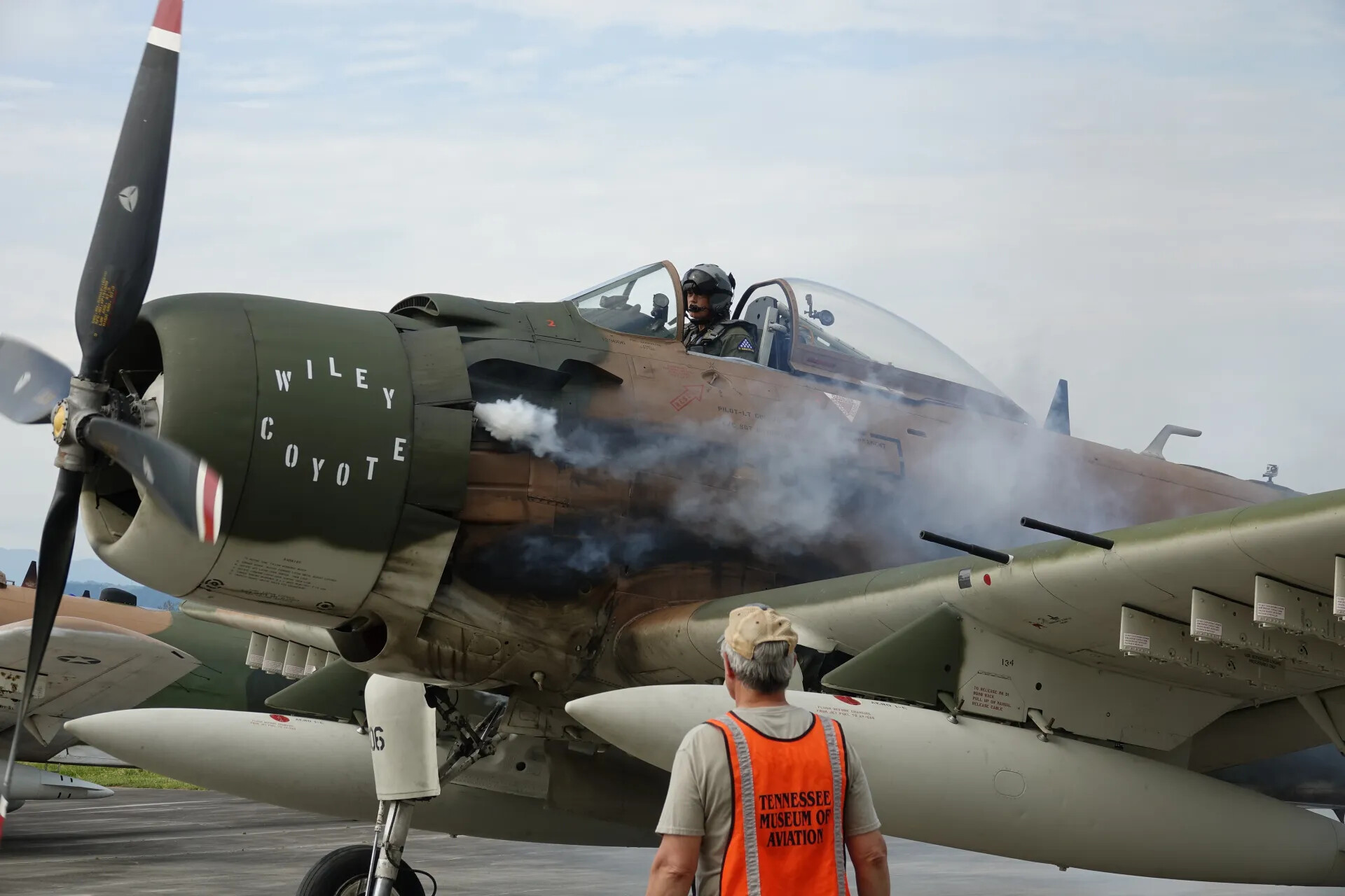 A-1 Skyraider 'Wiley Coyote' Engine Start with Tennessee Museum of Aviation Ground Crew