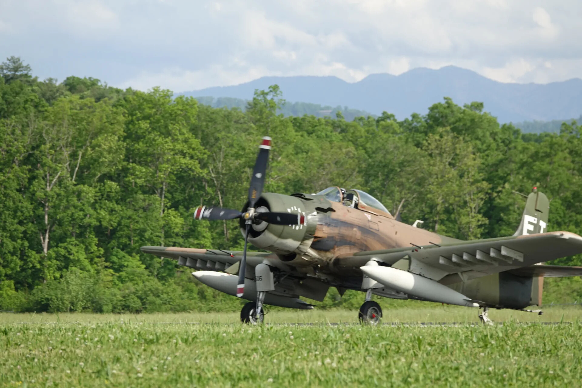 A-1 Skyraider 'Wiley Coyote' Taxiing Toward Camera, May 2019 Airshow Event