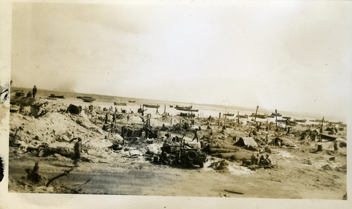 Beachhead Aftermath, Kwajalein Atoll Invasion — U.S. Marshall Islands Campaign, 1944