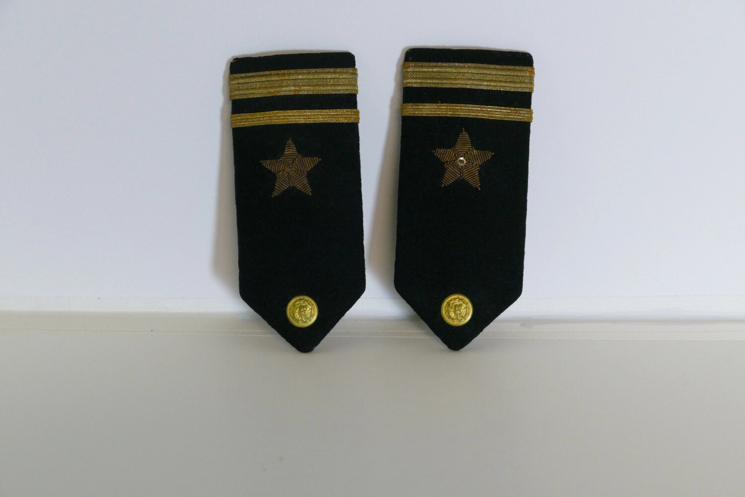 U.S. Navy Lieutenant's Shoulder Boards (Rank Insignia)