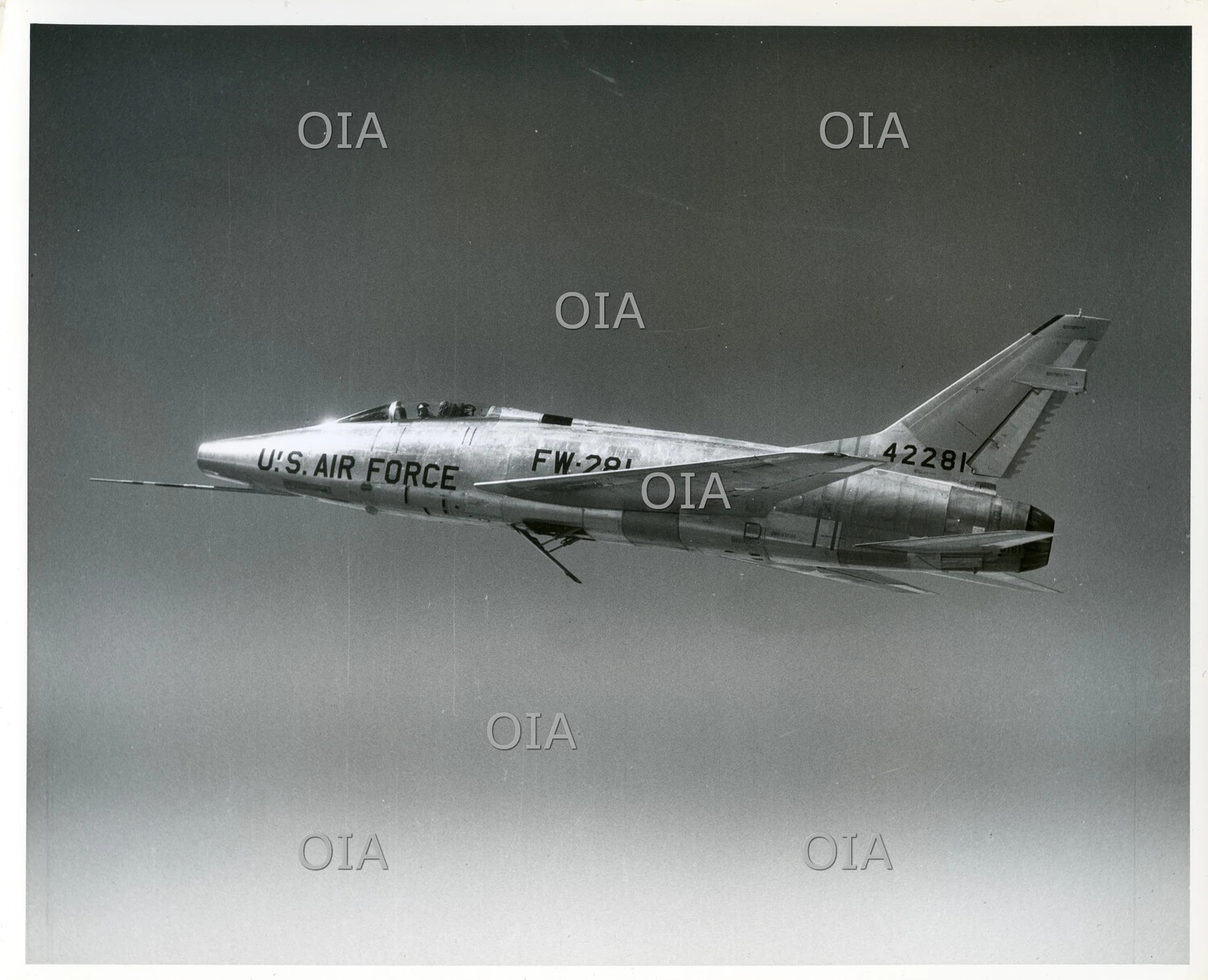 North American F-100 Super Sabre in Level Flight, Buzz Number FW-281, Serial 42281
