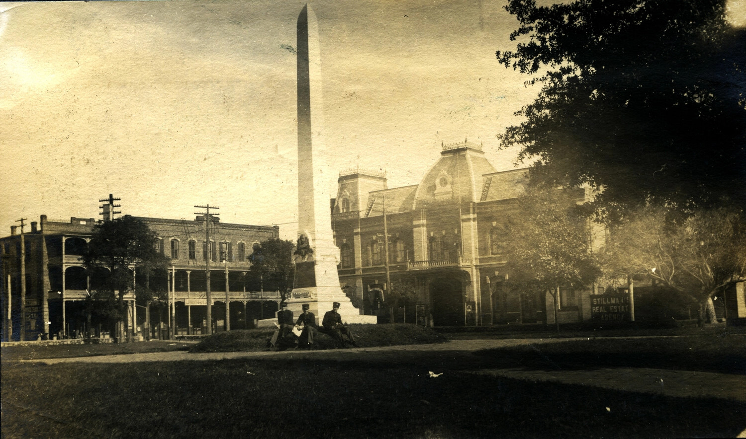 Confederate Monument to Robert E. Lee, Pensacola, Florida, c. 1900-1910