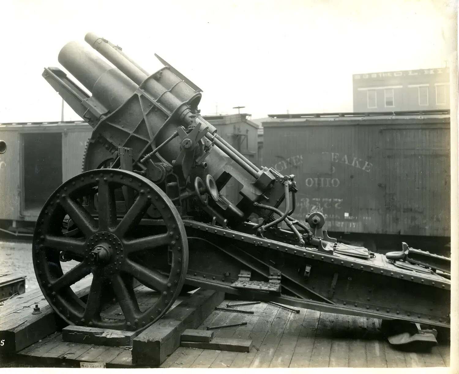 Twin-Barrel Heavy Trench Mortar on Railroad Flatcar — WWI War Trophy, Cincinnati, Ohio