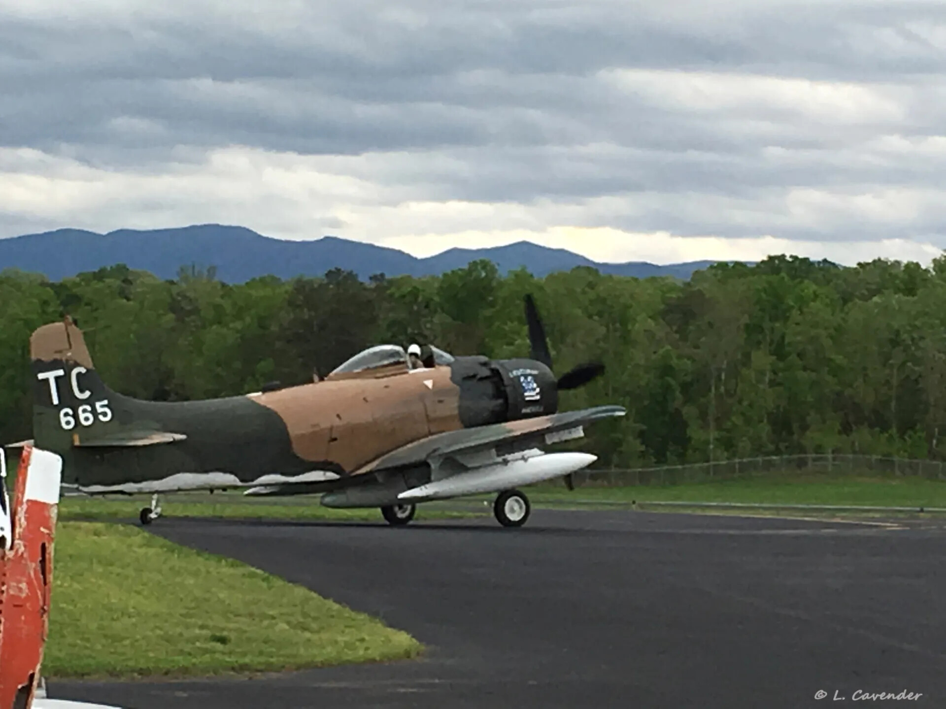 Restored A-1 Skyraider 'TC 665' Taxiing, Mel Swanson Day Fly-In