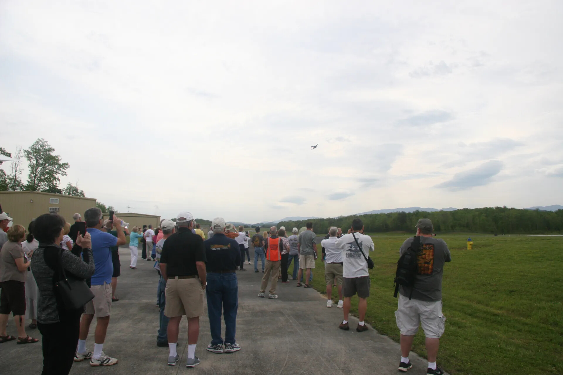 Crowd Watching Aircraft Flyover, Tailwind Day Reunion, 30 April 2016