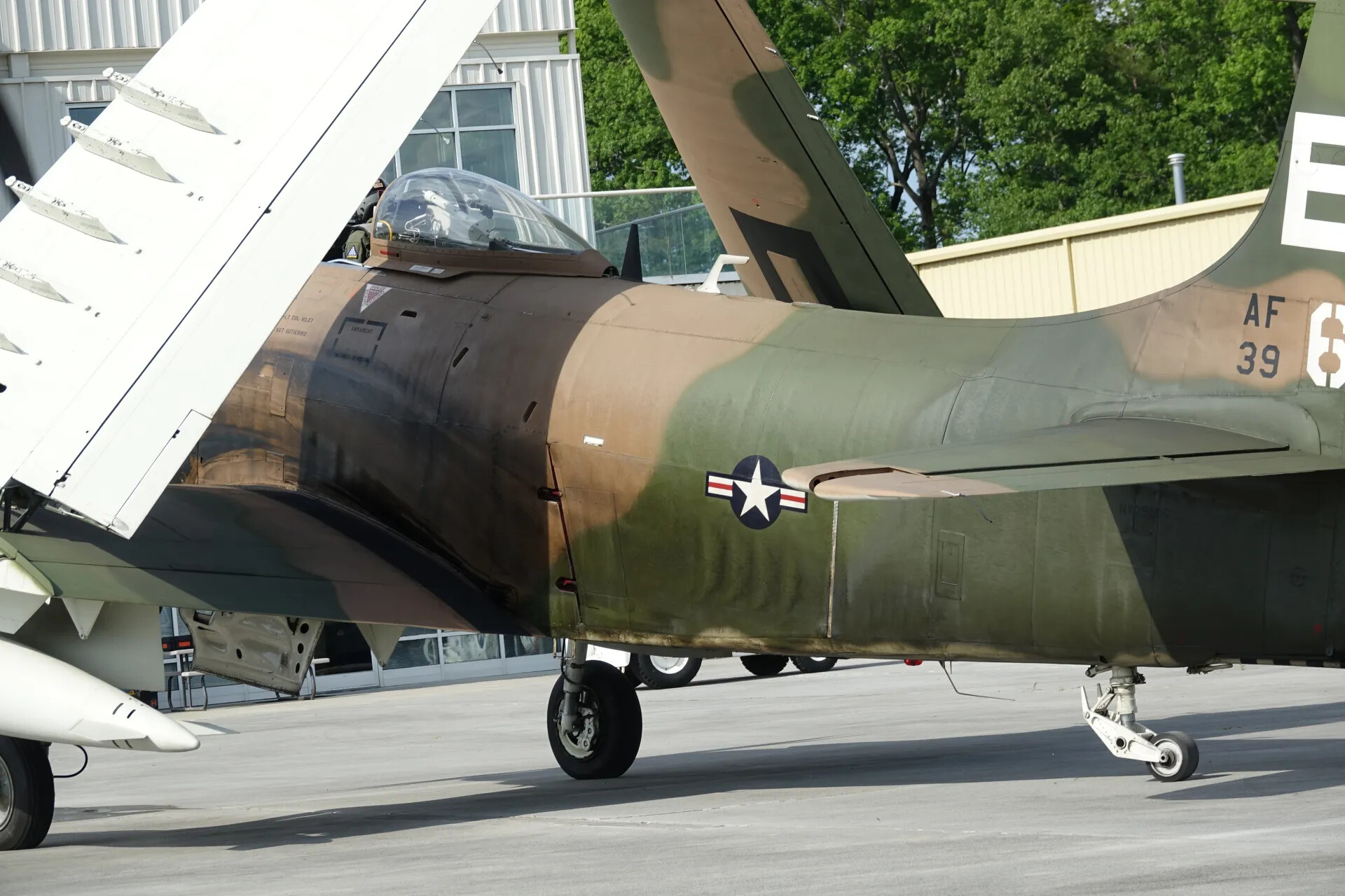 Douglas A-1 Skyraider, Folded-Wing Static Display, Tail Marking 'AF 39'