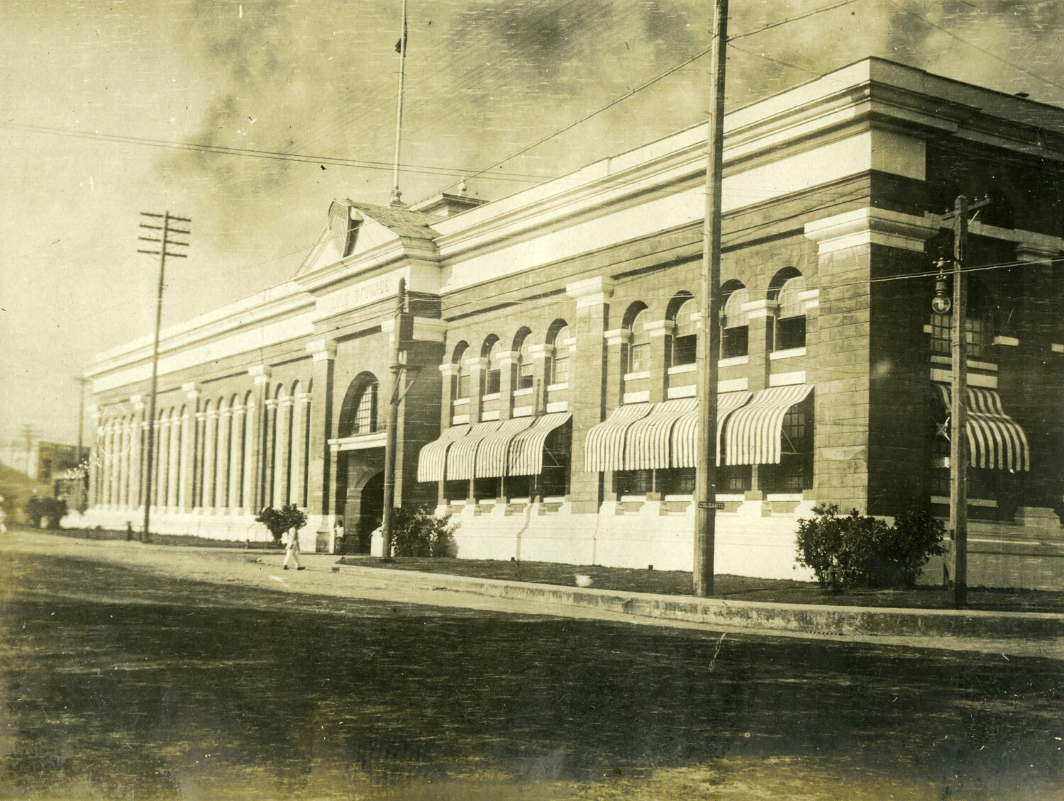 Cold Storage Building at Calle Colgante, Manila, Philippines, Early 1900s (Carl Stone Philippines Album)