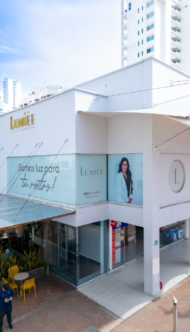 Exterior of Lumiée Clinic in Cartagena – modern aesthetic medical center specializing in facial rejuvenation for international patients.