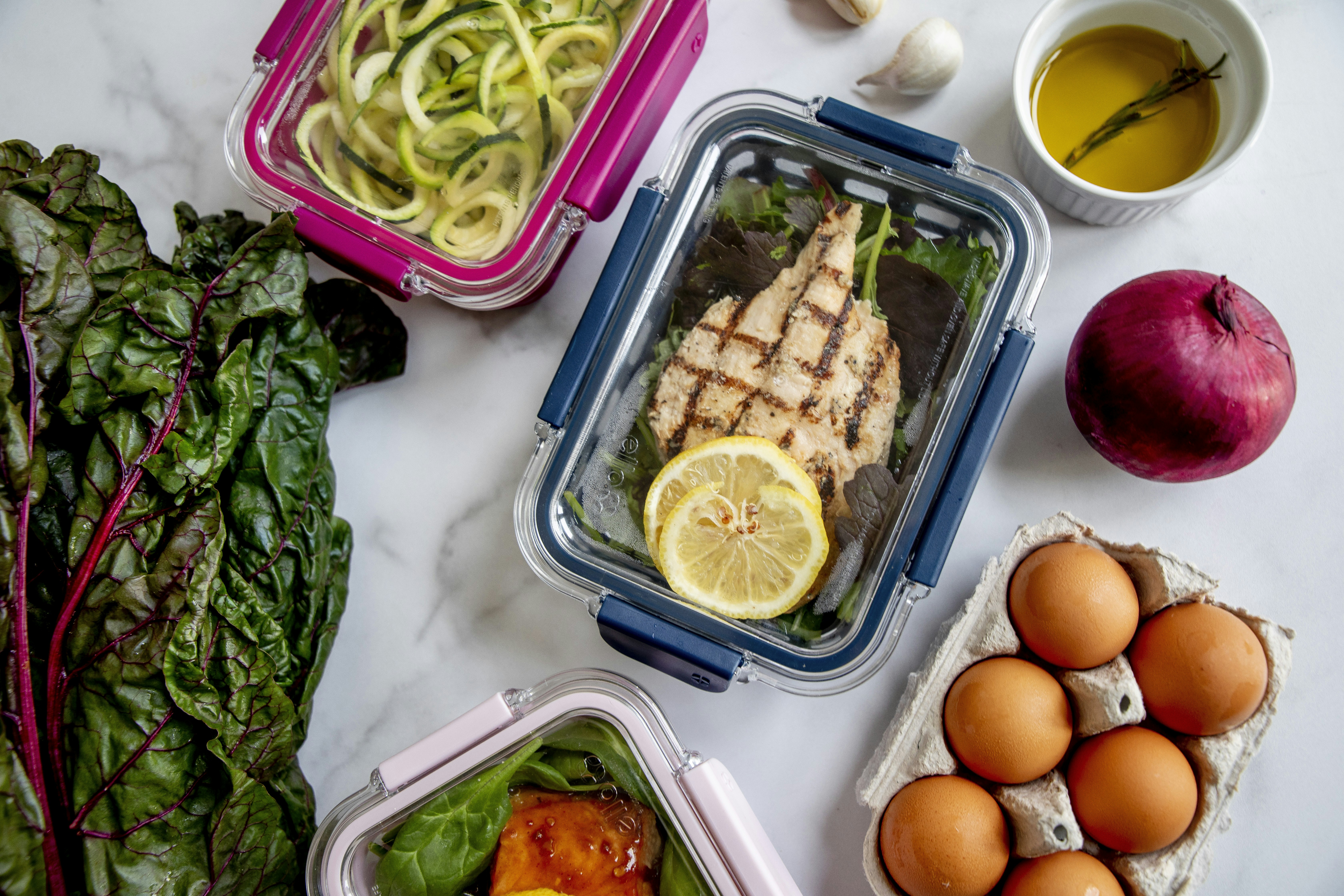 high-protein meal with eggs and vegetables