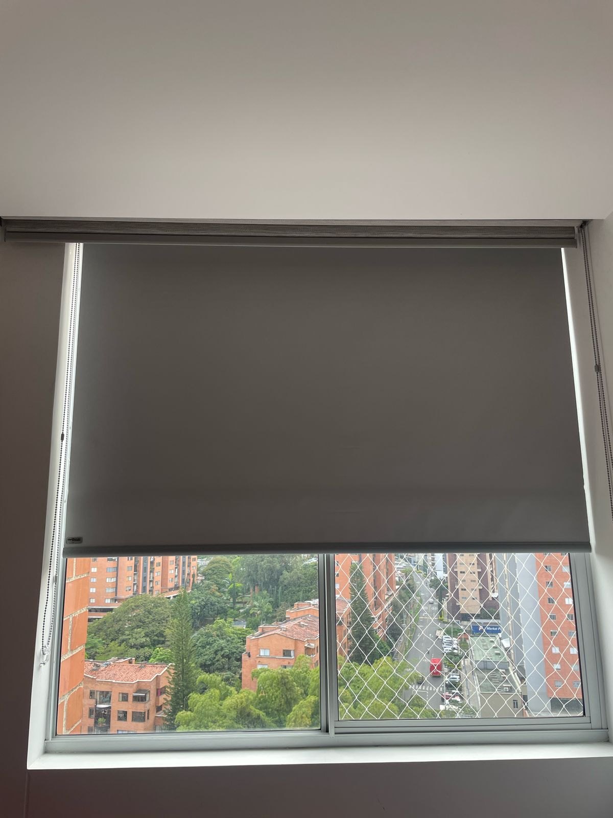 Enrollables blackout instalados por Lumicort en Medellin