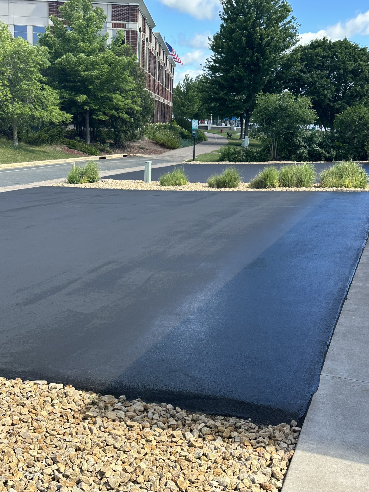 HOA parking lot sealcoating