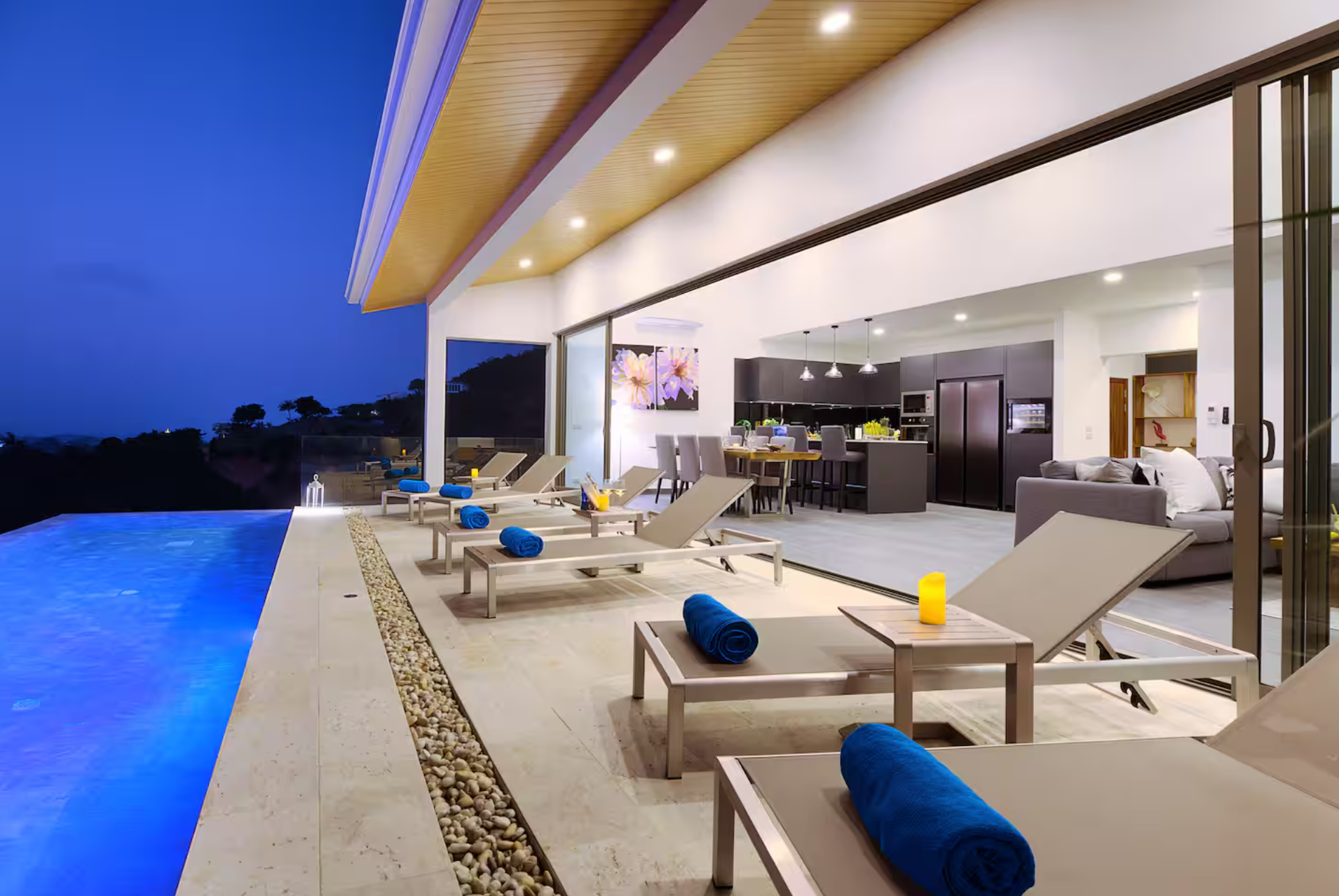 Villa Destiny - Pool and outside area