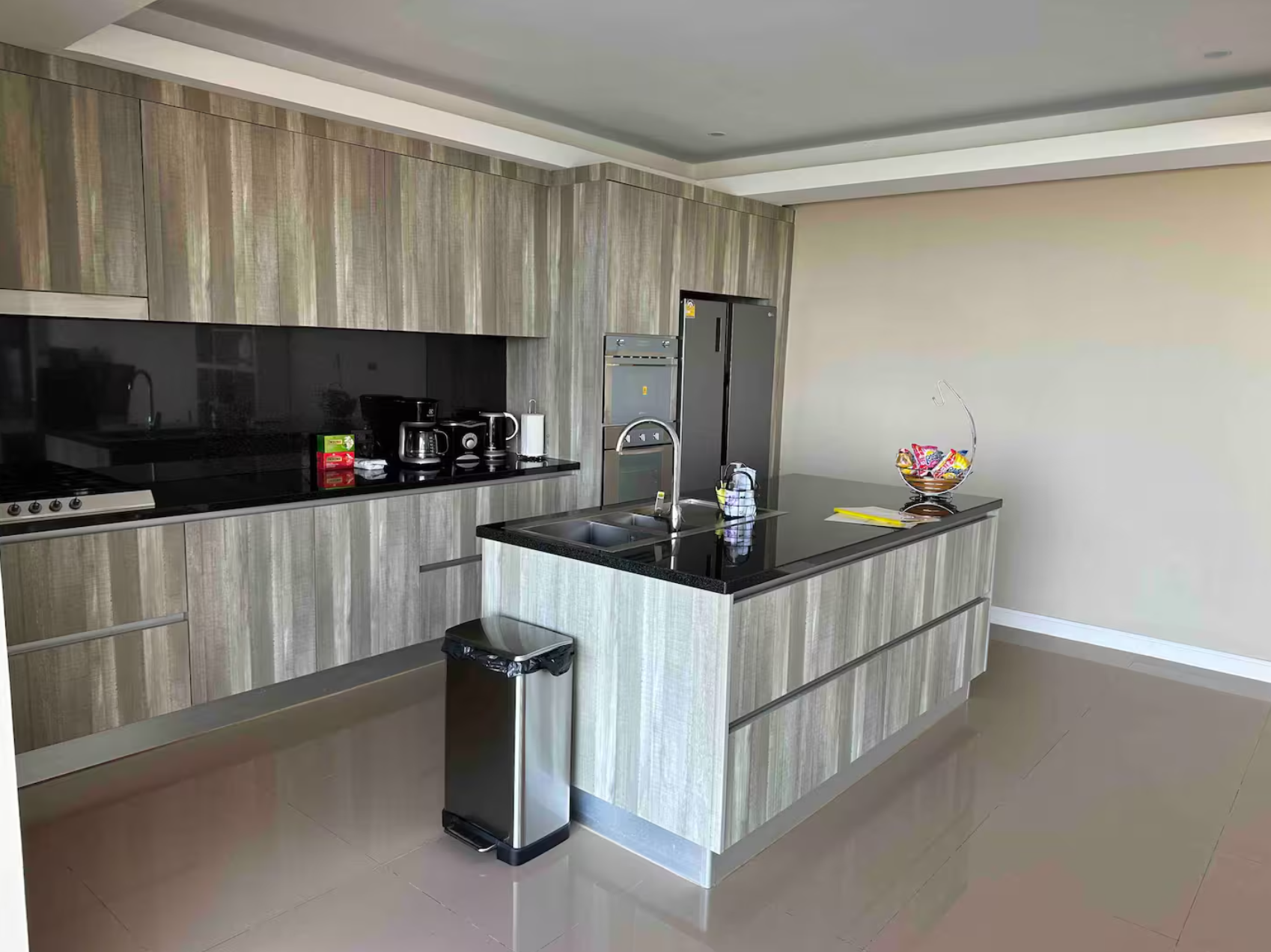 Villa Enam - Kitchen