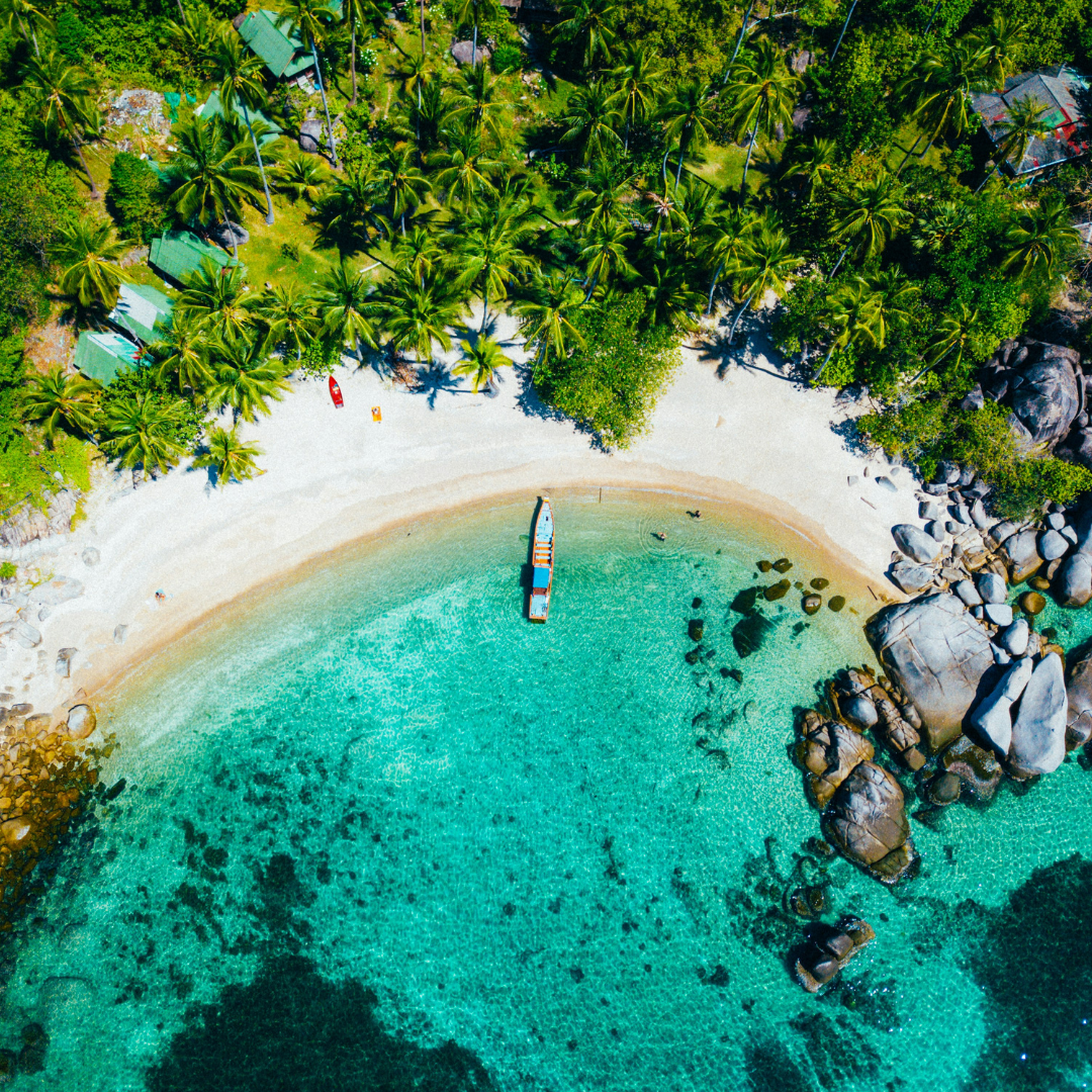 Snorkelling and white sand beach on Koh Samui, Thailand