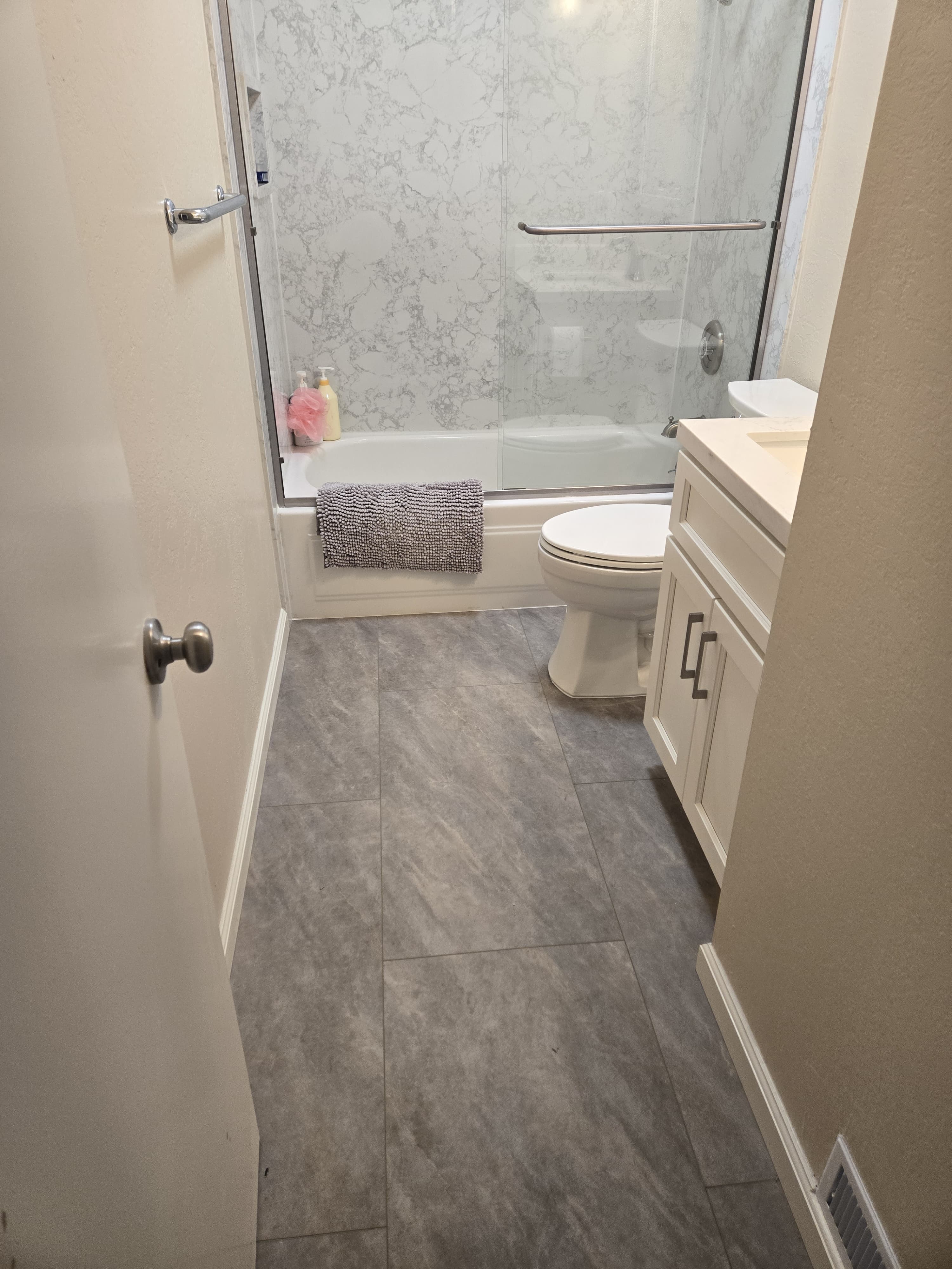 {{ custom_values.service_1 }} in {{custom_values.biz_area_1})