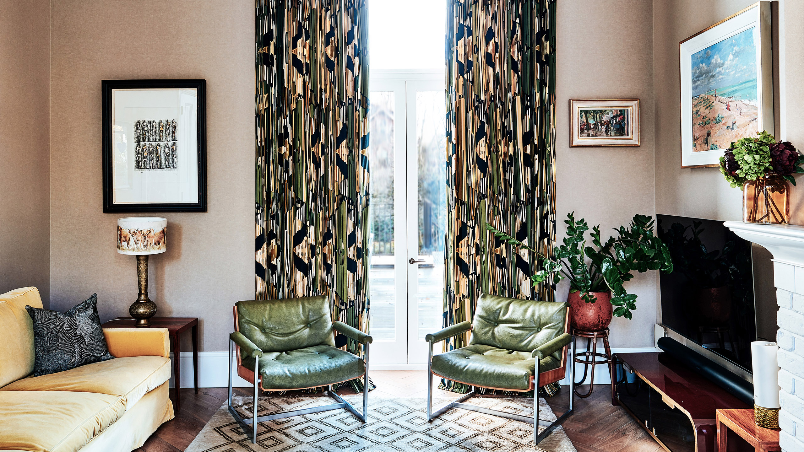 Living Room - Victorian Townhouse Villa - Islington London