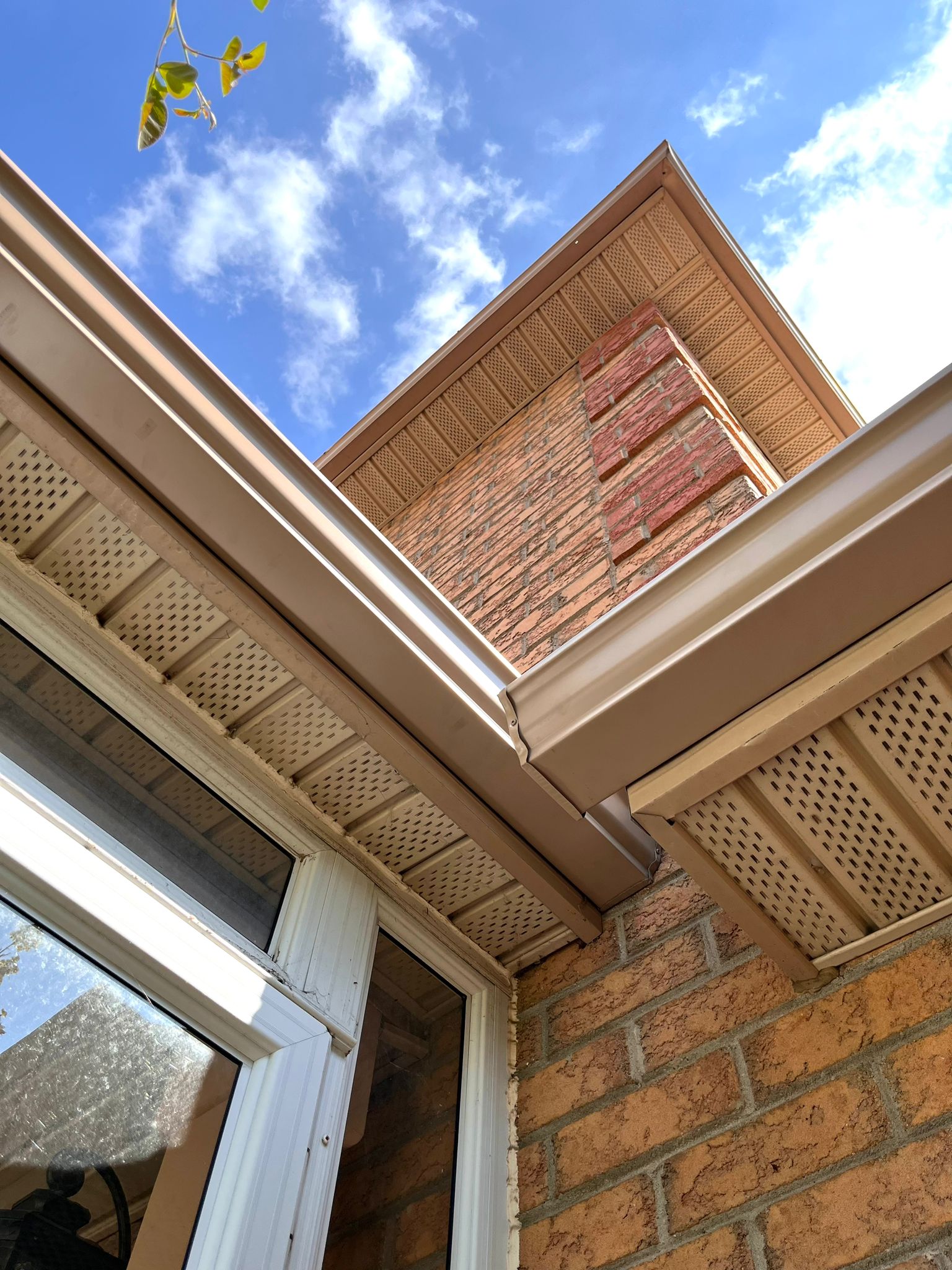 New aluminum eavestroughs and gutters installed on a Mississauga home