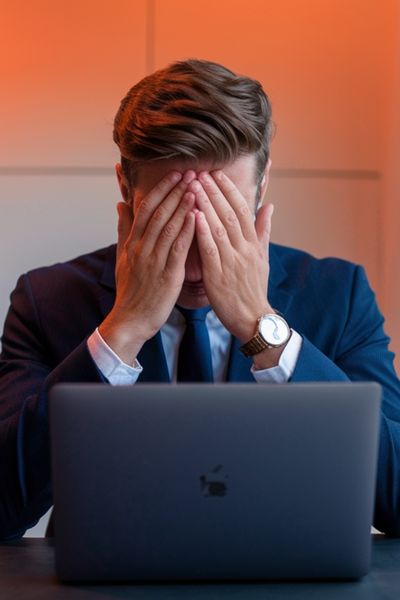 Agente de seguros sin sistema organizado