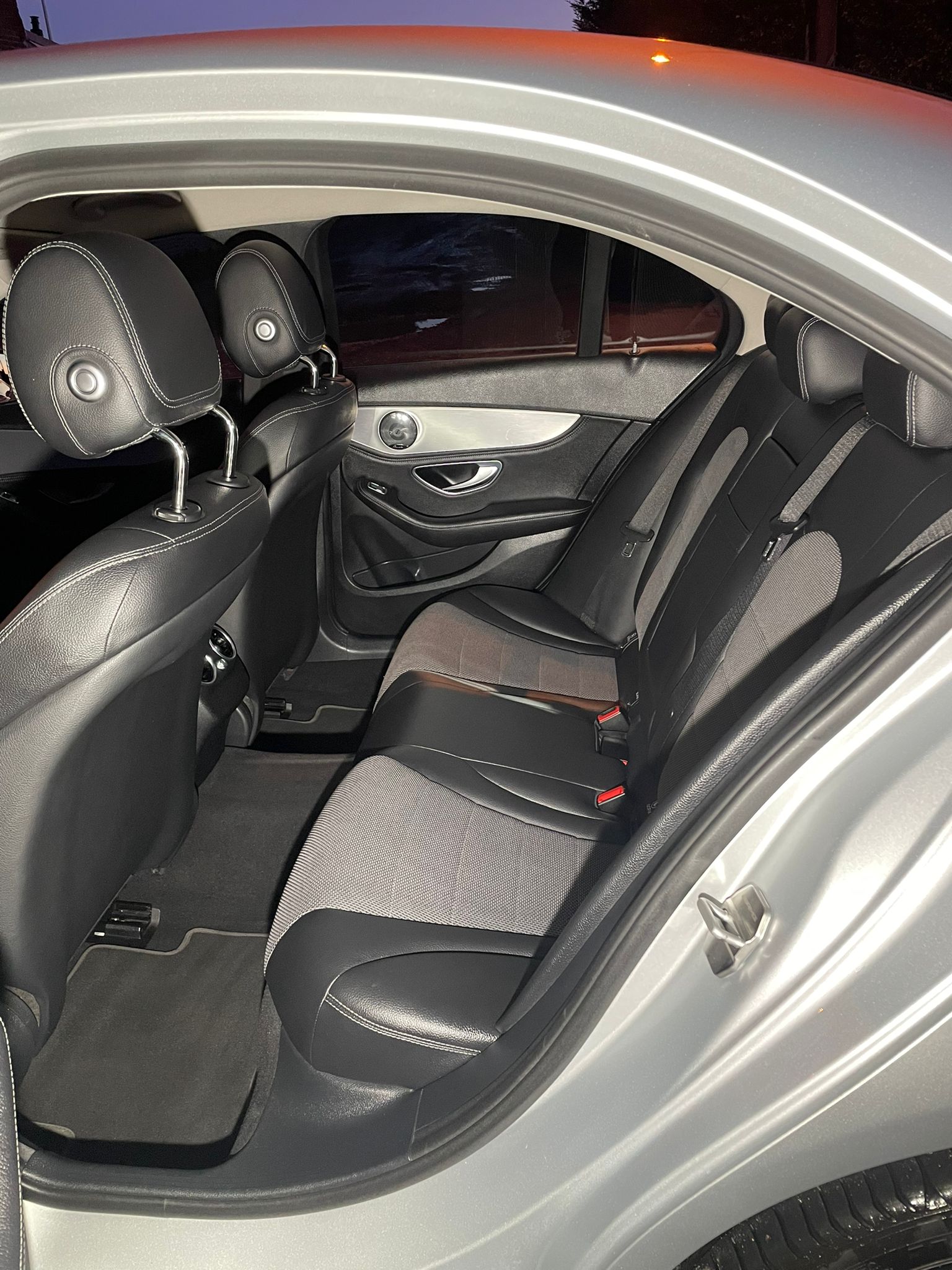 nettoyage voiture familiale Somain/nettoyage intérieur Somain/shampouinage sièges Somain/nettoyage moquette voiture Somain/detailing auto Somain/entretien habitacle Somain/esthétique automobile Somain/entretien voiture Somain