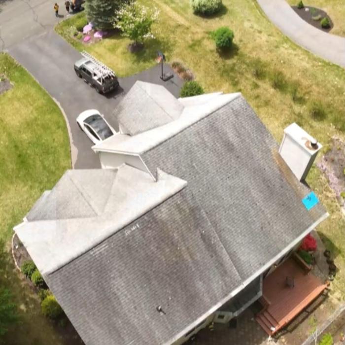 Vista aérea del techo de una casa en Connecticut