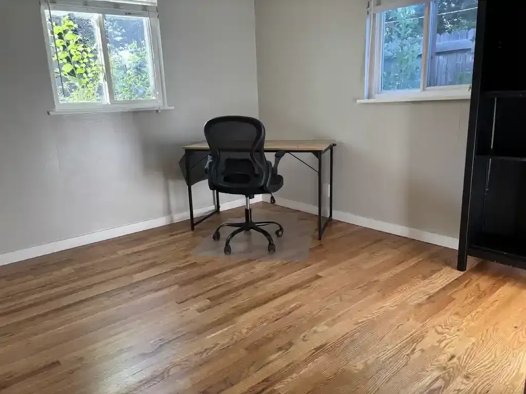 Professional LVT Floor Cleaning Services in Englewood
