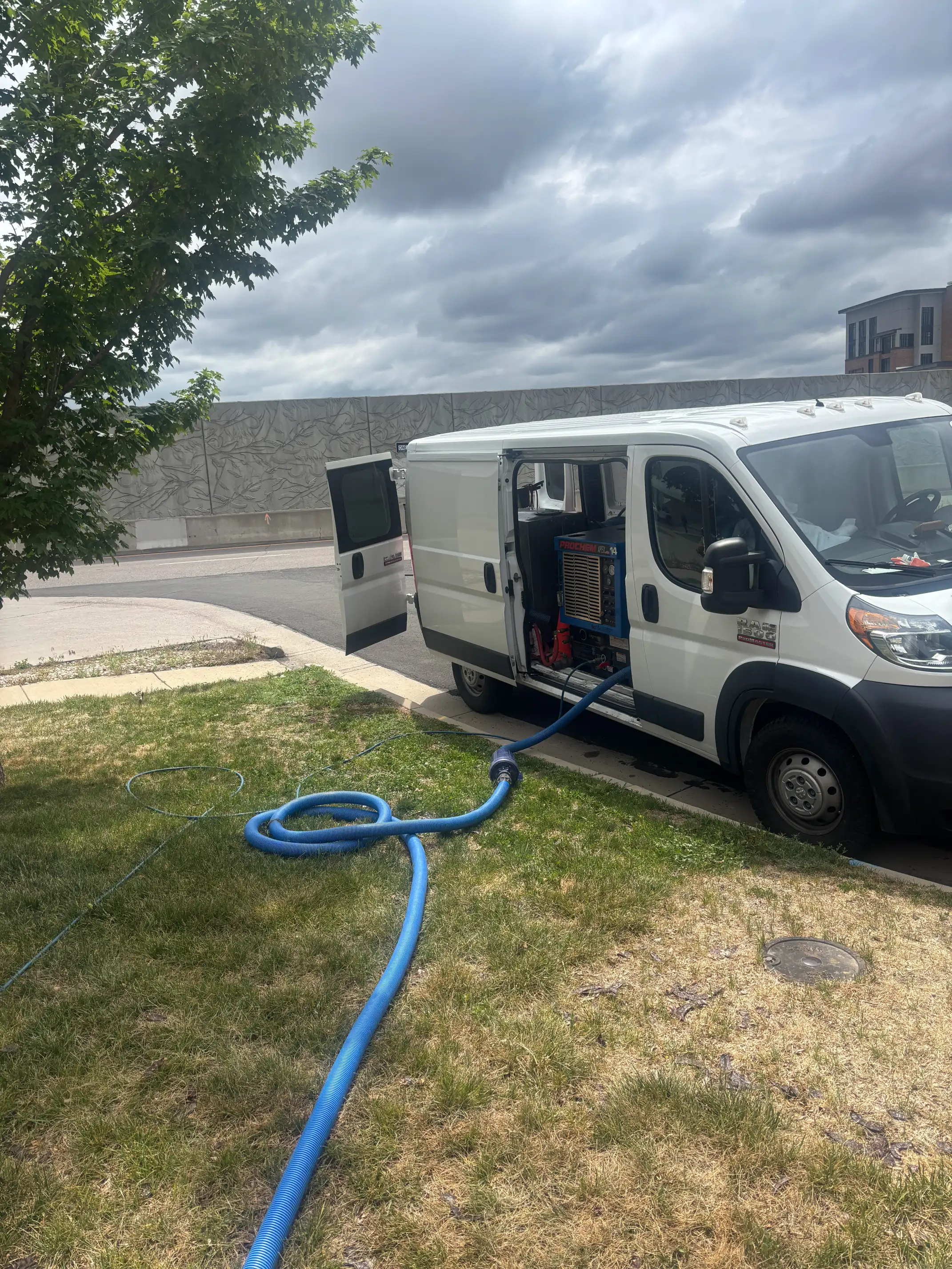 truckmount hose run into home or cleaning wand in carpet