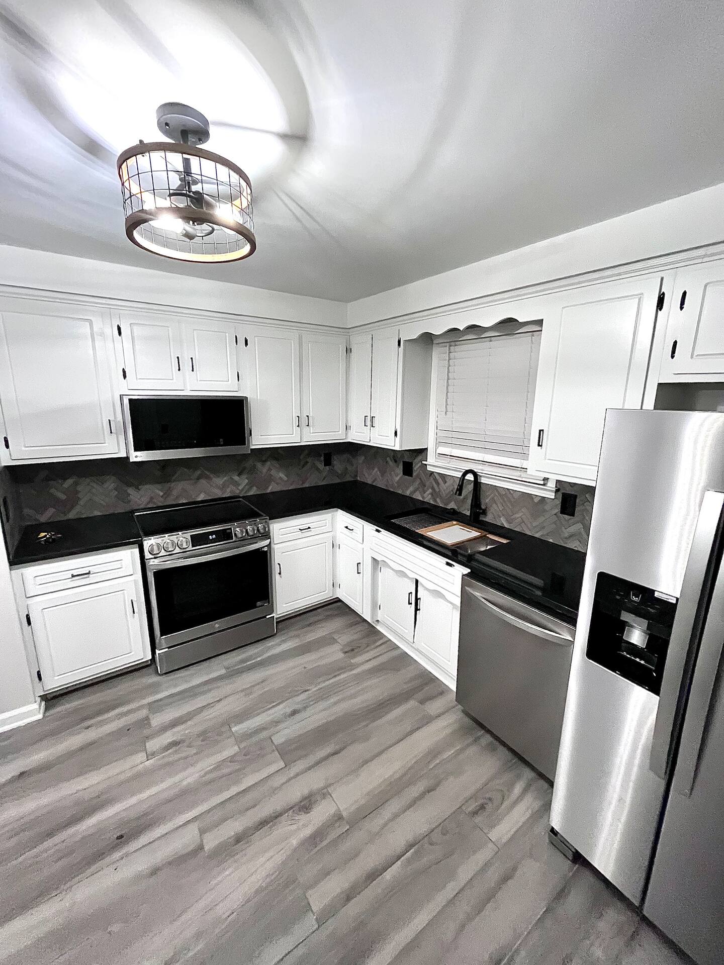 Bancroft House — furnished four-bedroom home in Clarksville, Tennessee