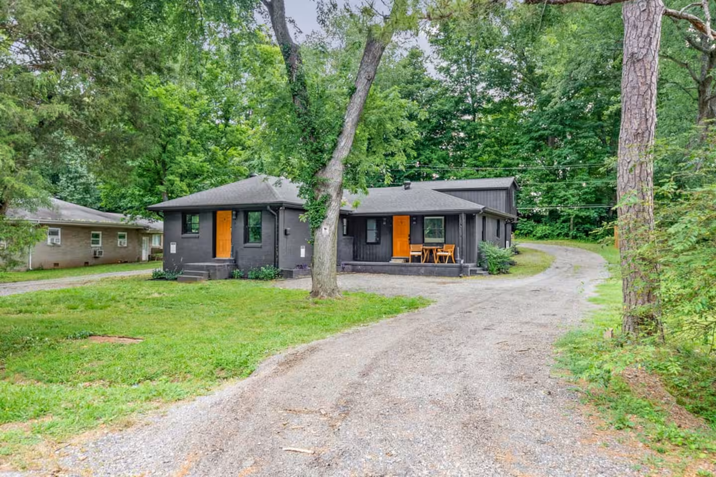 Twin Residence — two connected furnished units in Clarksville, Tennessee
