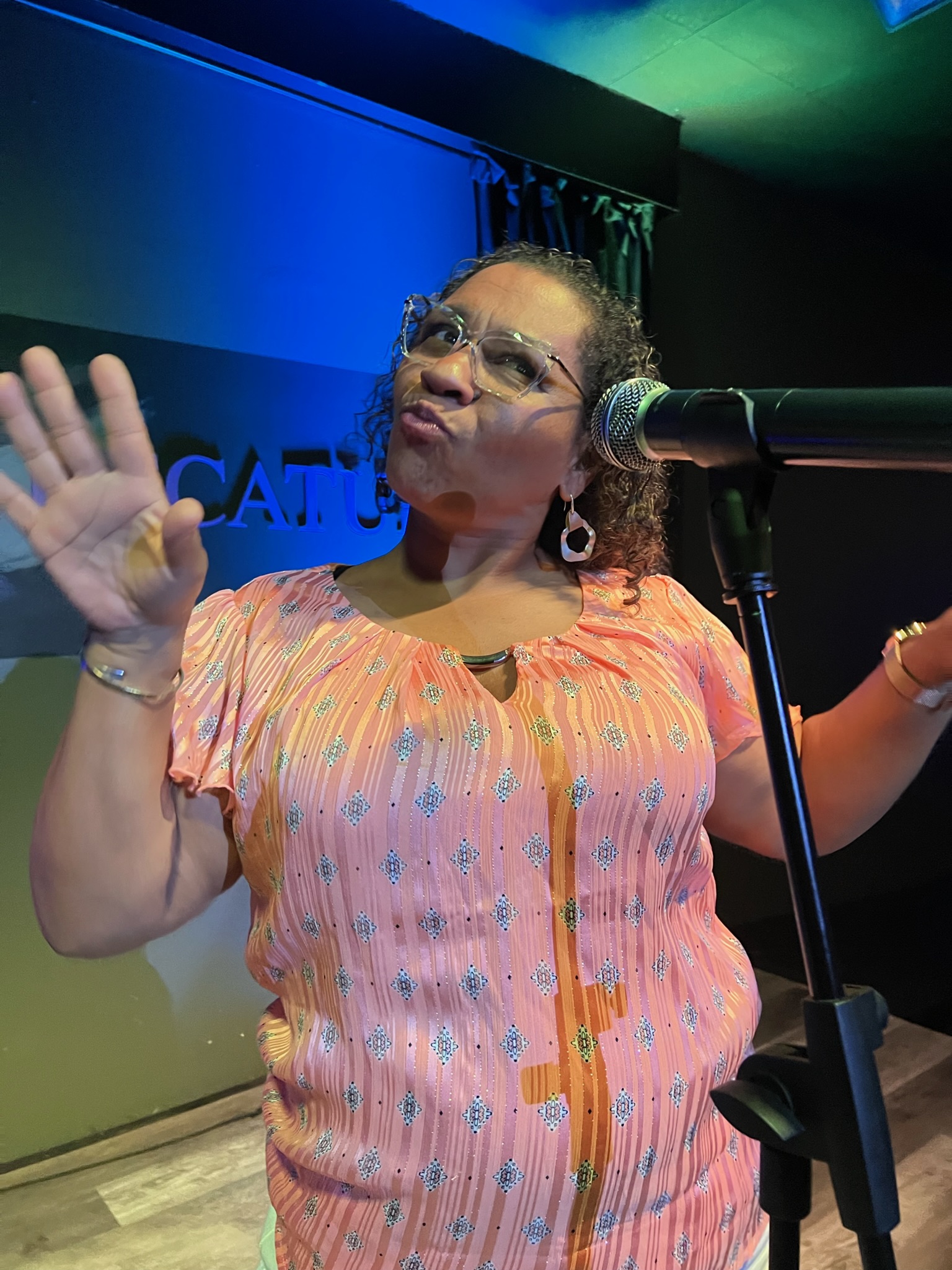 TammyRenee speaking live