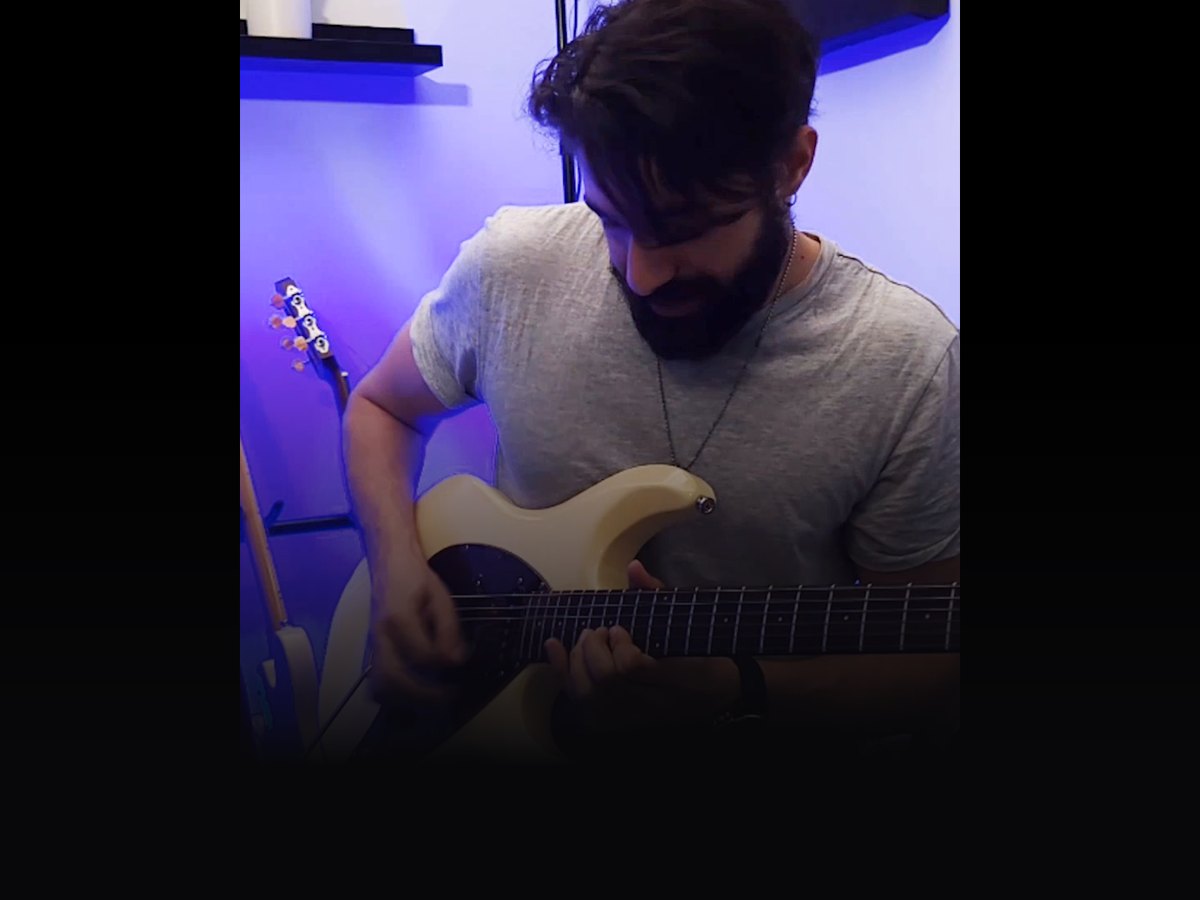 Bruno Mars — Talking to the Moon guitar solo