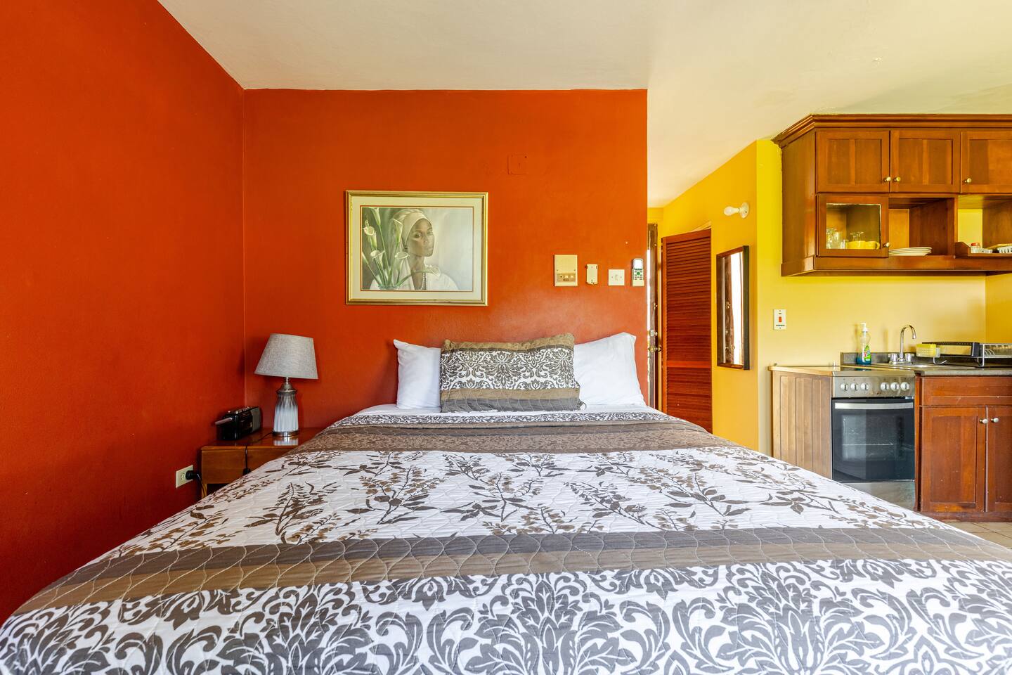Cozy Bedding & Ceiling Fan with Caribbean Breeze