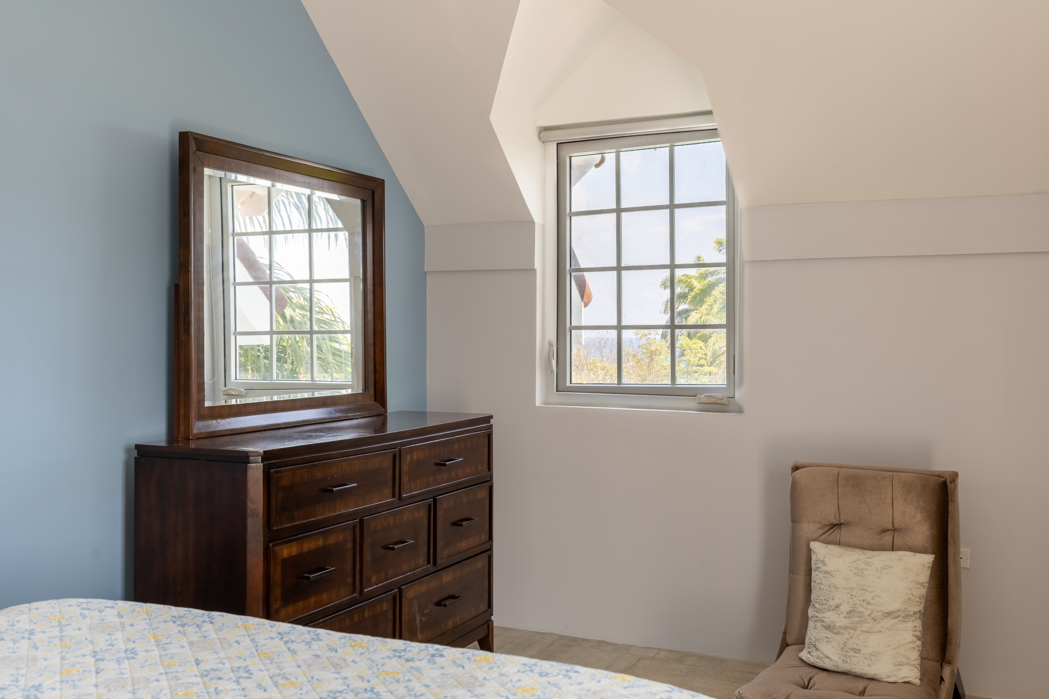 Lux Penthouse 207 - Full Custom Cabinetry & Microwave Oven