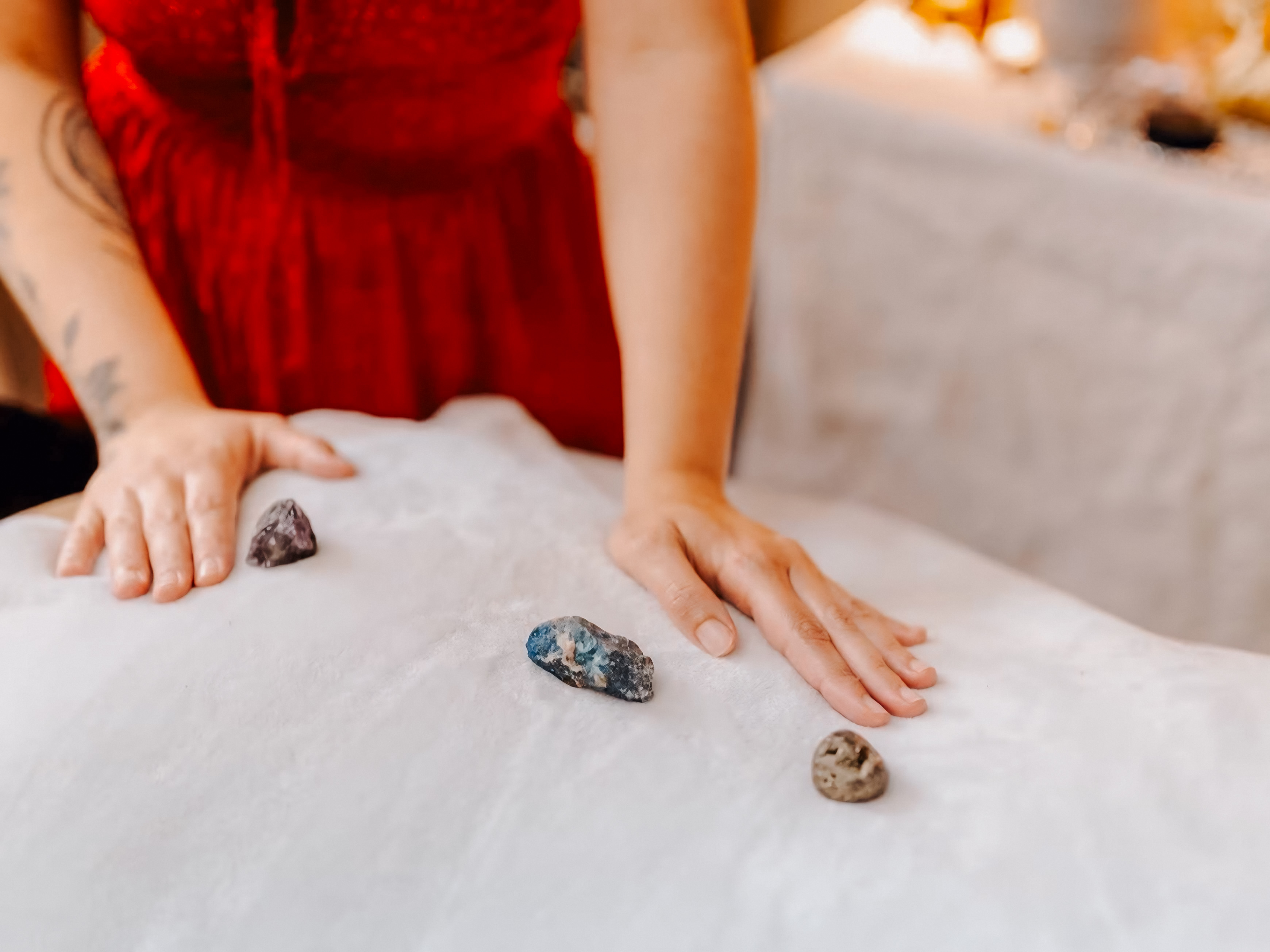 Laura working with crystals during a Gaja Bohème experience
