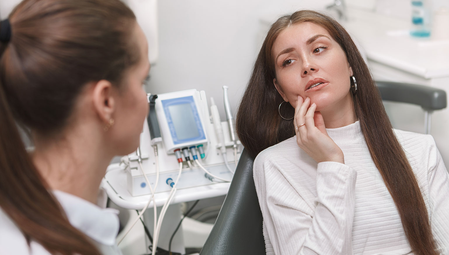 Woman with tooth pain