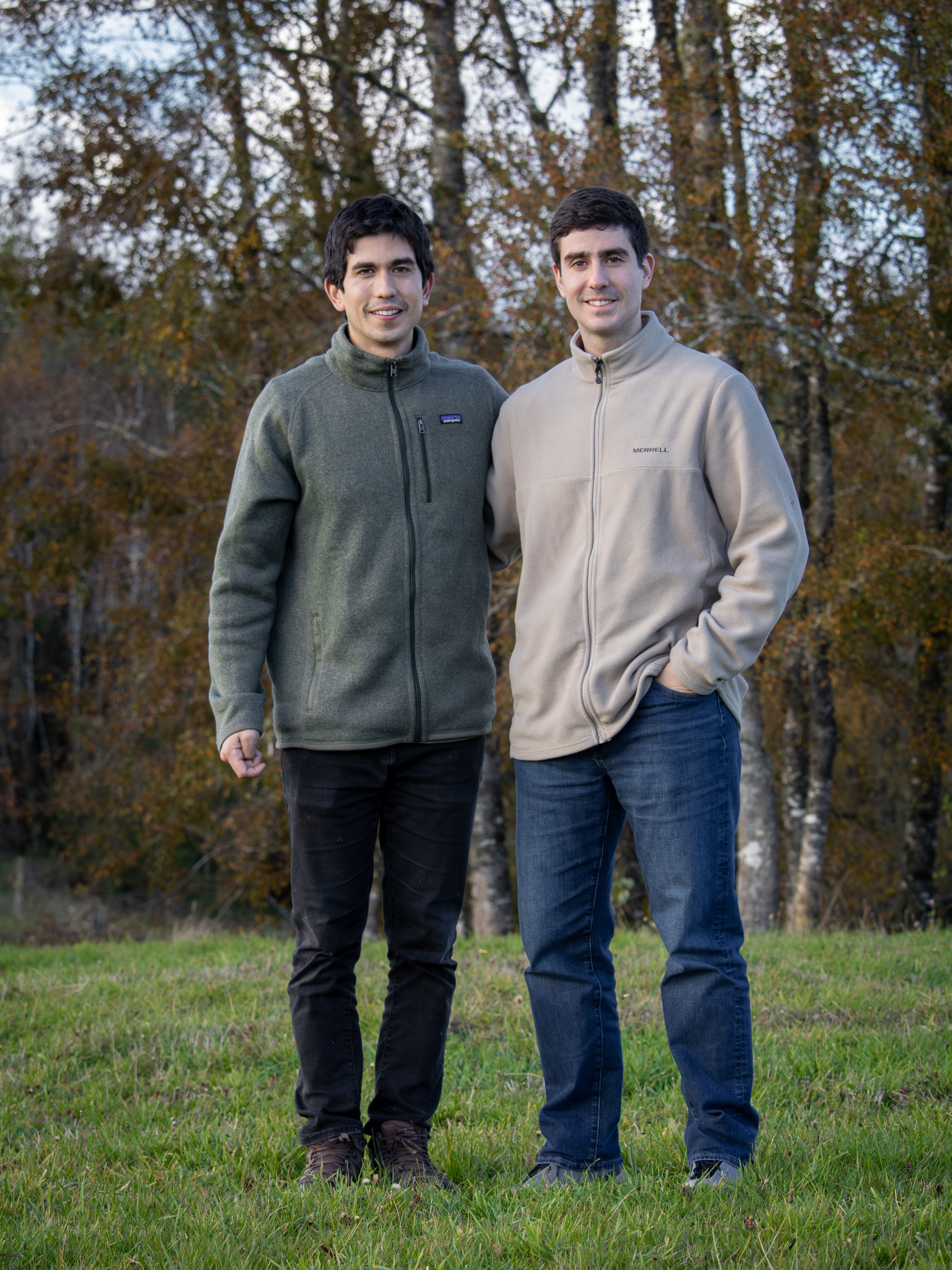 Adolfo y Andrés Vila en el campo