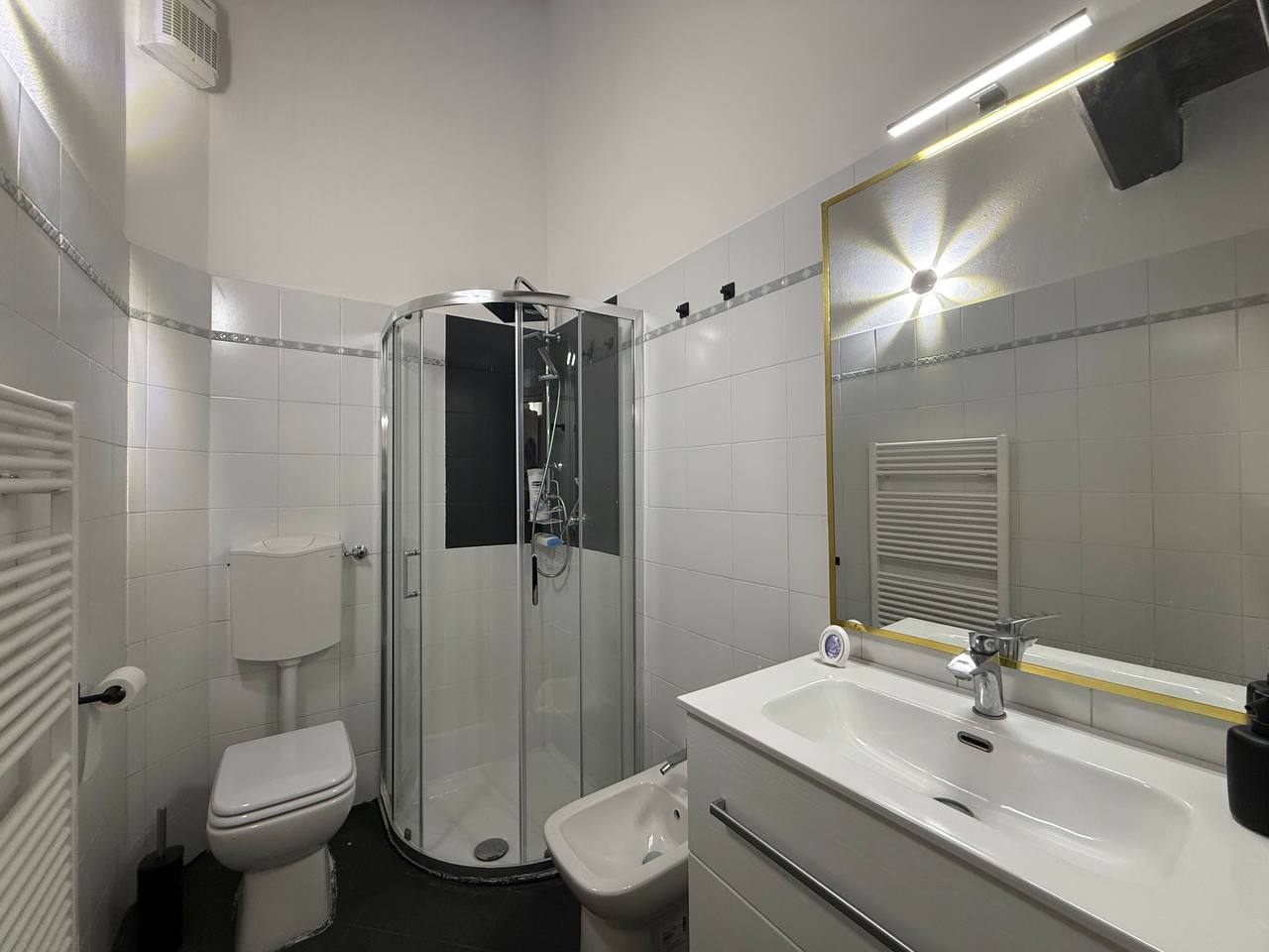 Bagno moderno con doccia - Il Poggiolino d'Oro