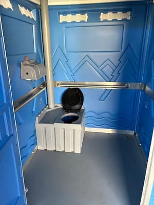 {{ custom_values.service_4 }} in {{custom_values.area_7})