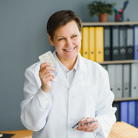 cute-pharmacist-smilling