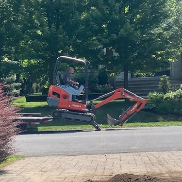 Opérateur excavatrice, services transport EBI Rive-Sud