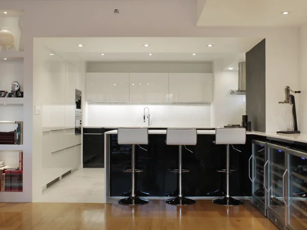 Leicht Kitchen Remodel in Harlem kitchen by German Kitchen Center