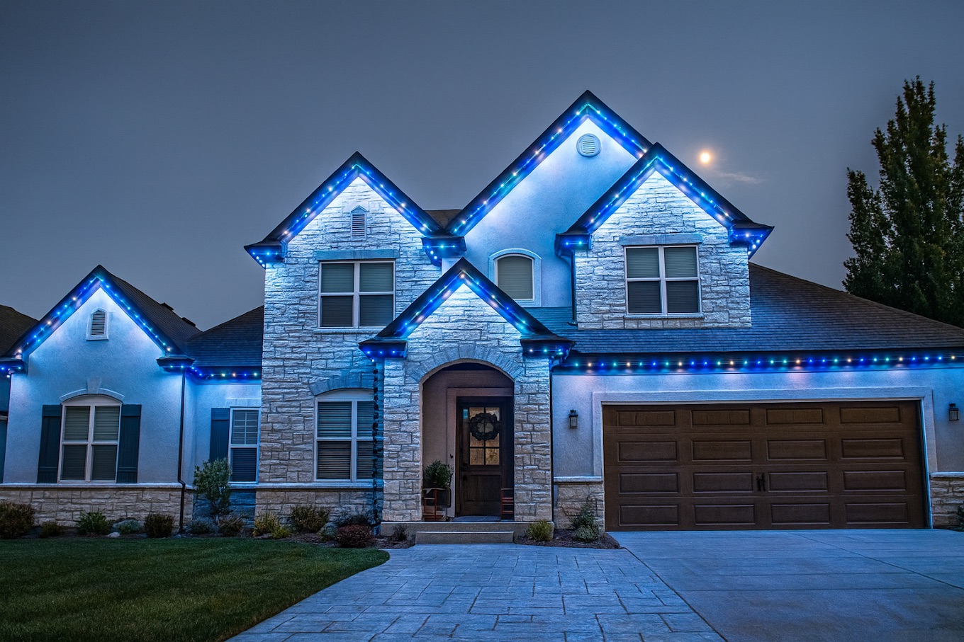 {{ custom_values.service_1 }} in {{custom_values.biz_area_1})