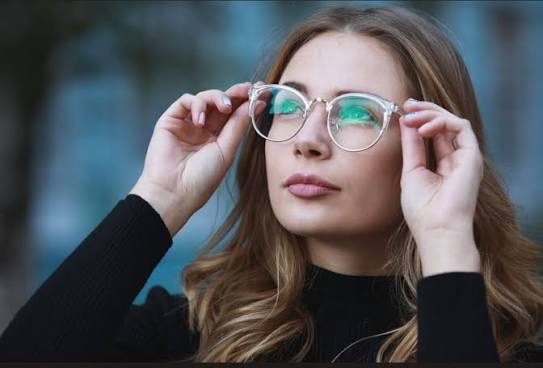 Client-provided optical store and eyewear photography