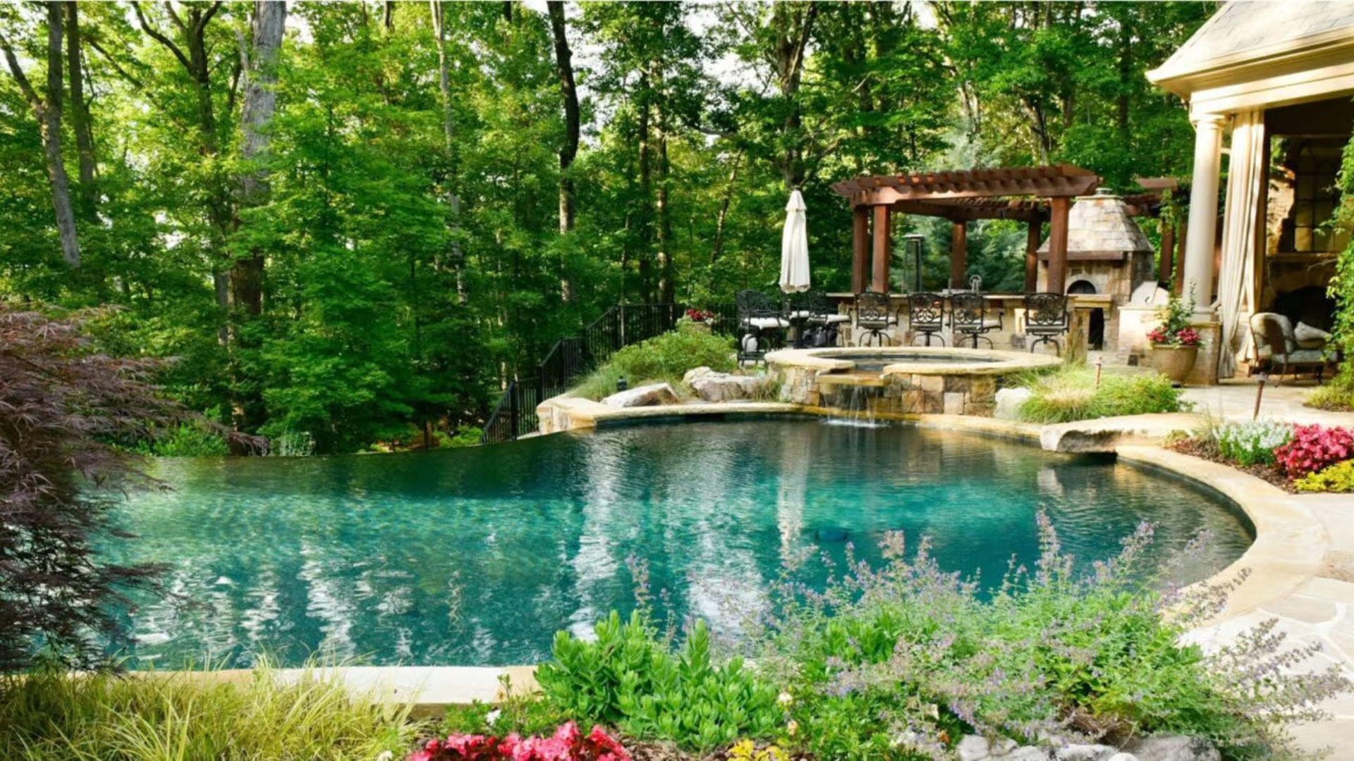 Oak and Stone Landscaping Outdoor Living Escape