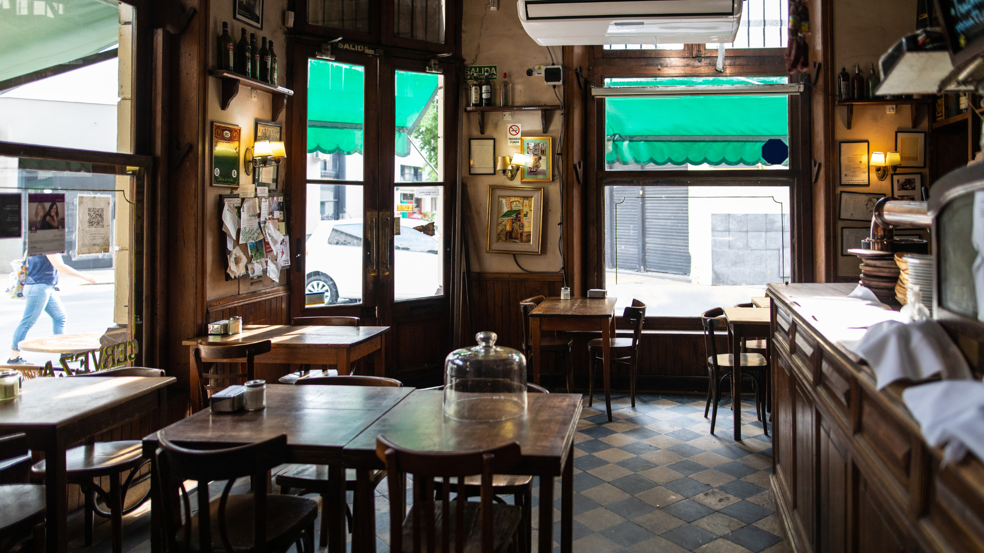 Little Crumb Café interior gallery photo 1