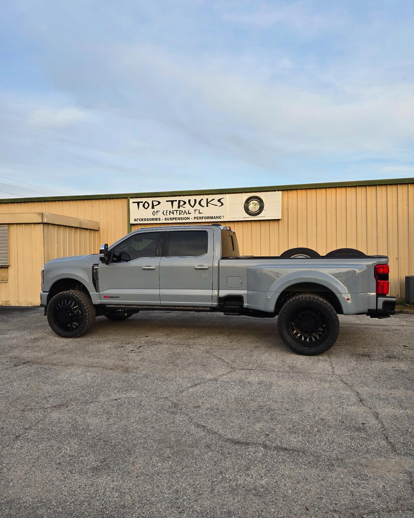 Ford F-350 dually, built at Top Trucks of Central Florida in Longwood, FL