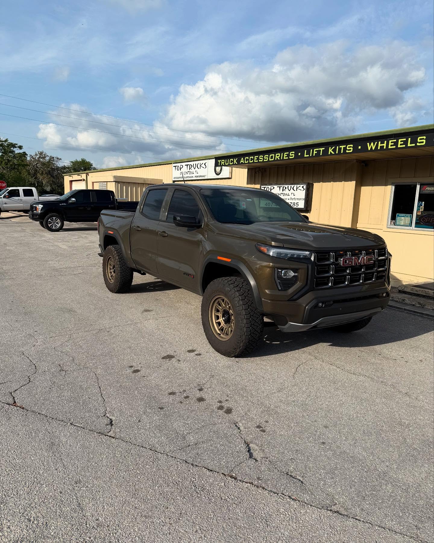 Lifted GMC Canyon AT4X