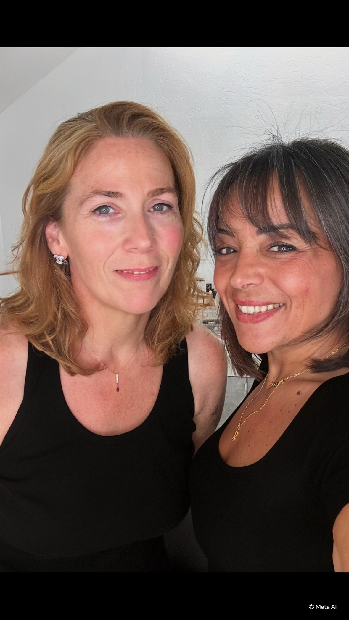 Cliente satisfaite maquillage permanent – résultat naturel