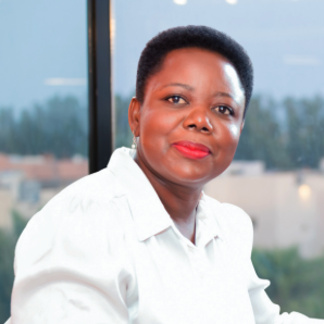 Evelyn, founder of Iconic Travel Services