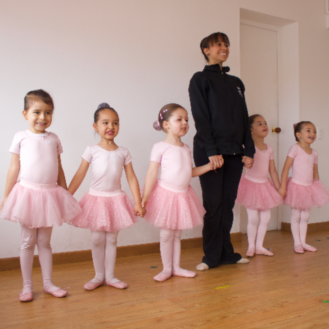 Academia de Danza Sabik - Clases de Ballet para niñas de 6 a 8