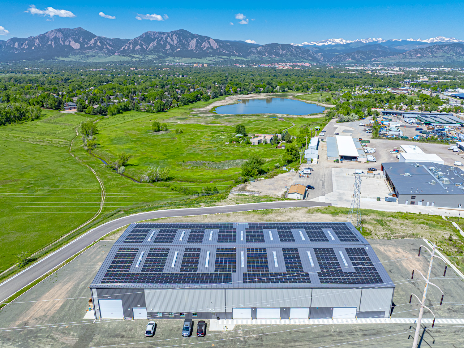 BoulderMOD modular housing factory solar rooftop photovoltaic system BoulderMOD modular housing factory solar rooftop photovoltaic system